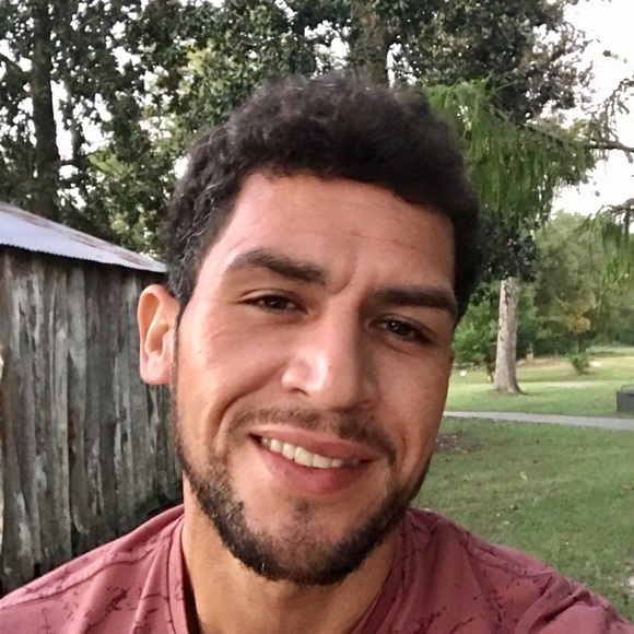 Meet your Posher, Alex - Picture 5 of 7